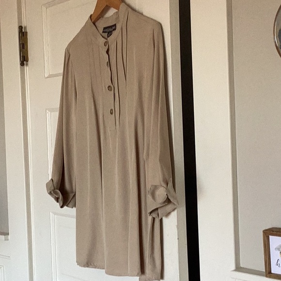 COPY - NWT Monteray Bay Appleseed’s tan loose fitting tunic top 3/4 sleeves siz… - Picture 8 of 13